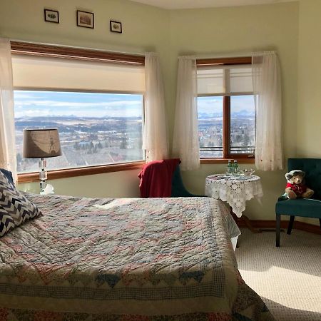 Rocky Mountain View Bed & Breakfast Cochrane Εξωτερικό φωτογραφία