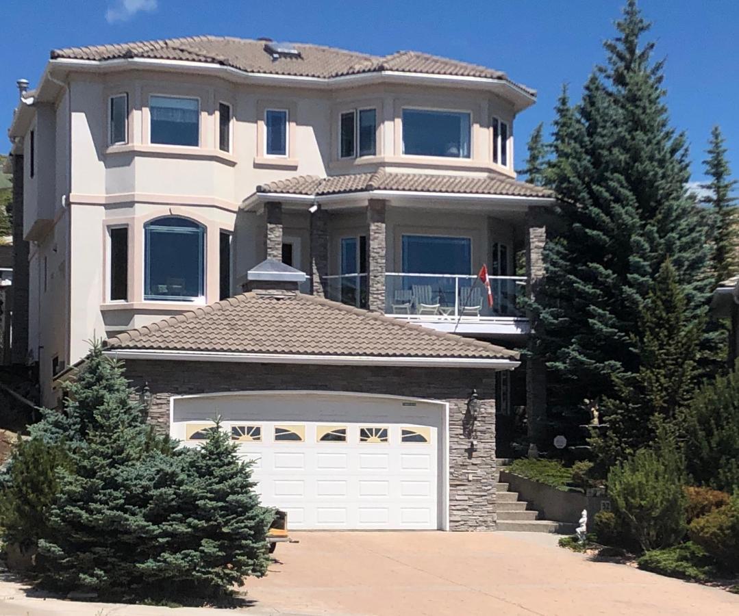 Rocky Mountain View Bed & Breakfast Cochrane Εξωτερικό φωτογραφία