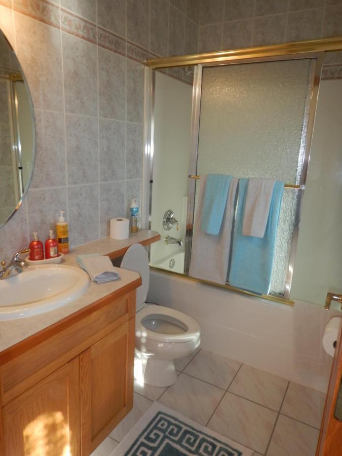 Rocky Mountain View Bed & Breakfast Cochrane Εξωτερικό φωτογραφία
