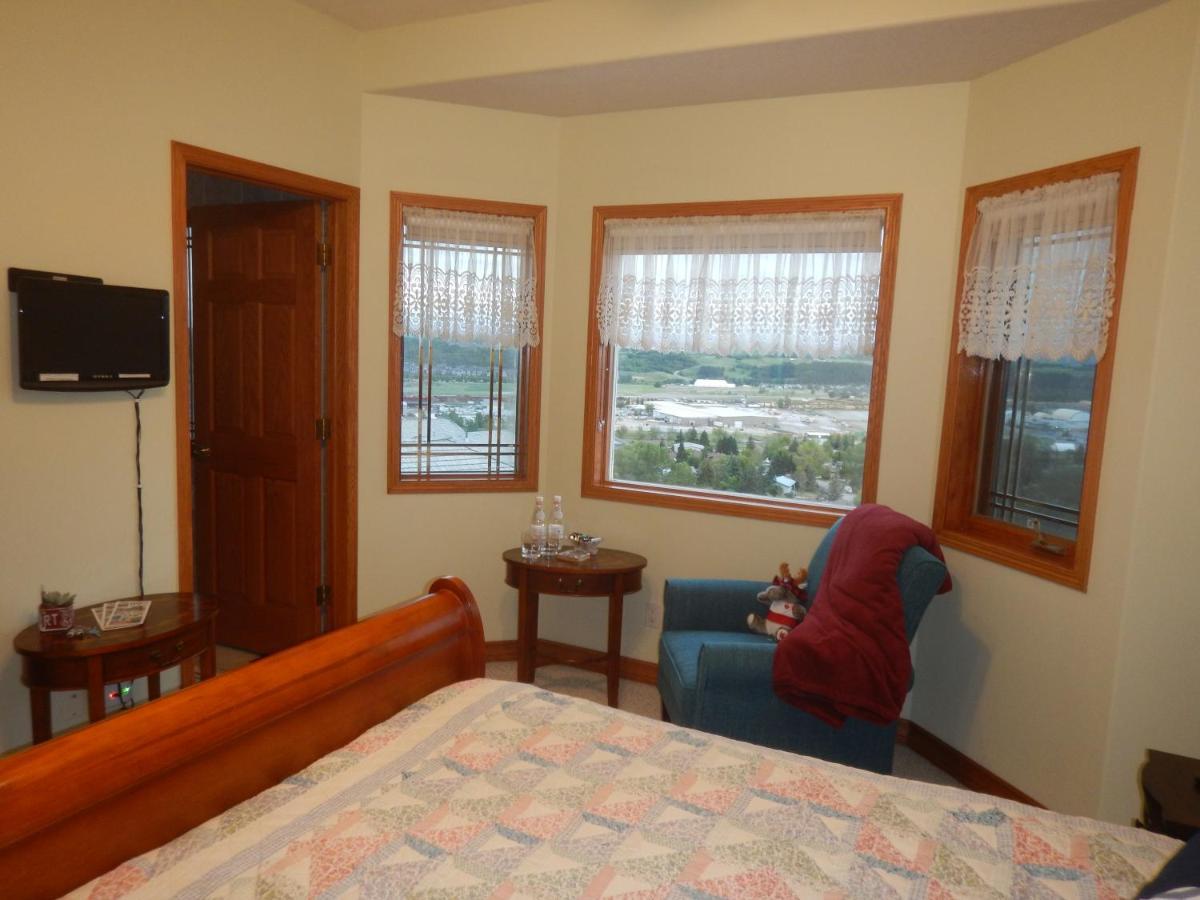 Rocky Mountain View Bed & Breakfast Cochrane Εξωτερικό φωτογραφία